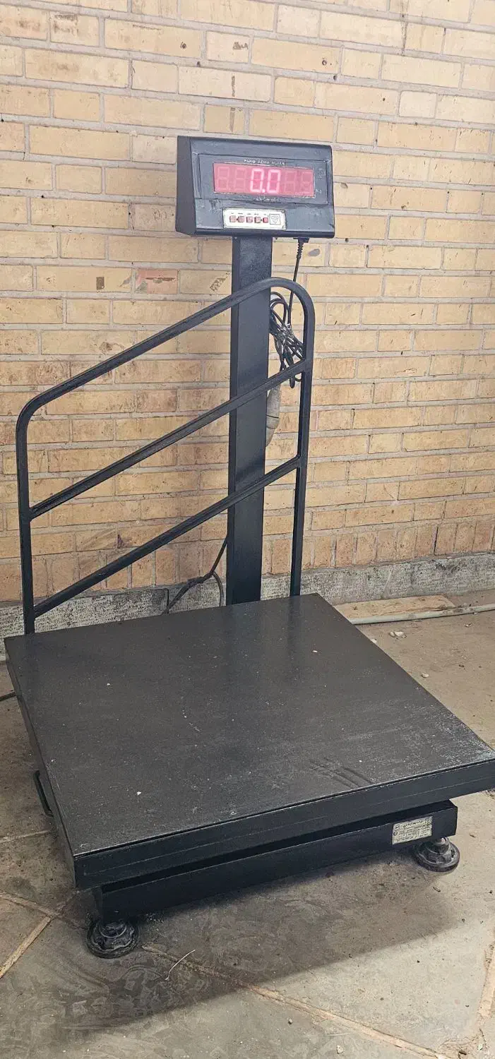 باسکول، ترازو ۵۰۰ کیلویی|ماشینآلات صنعتی|فریمان, |دیوار