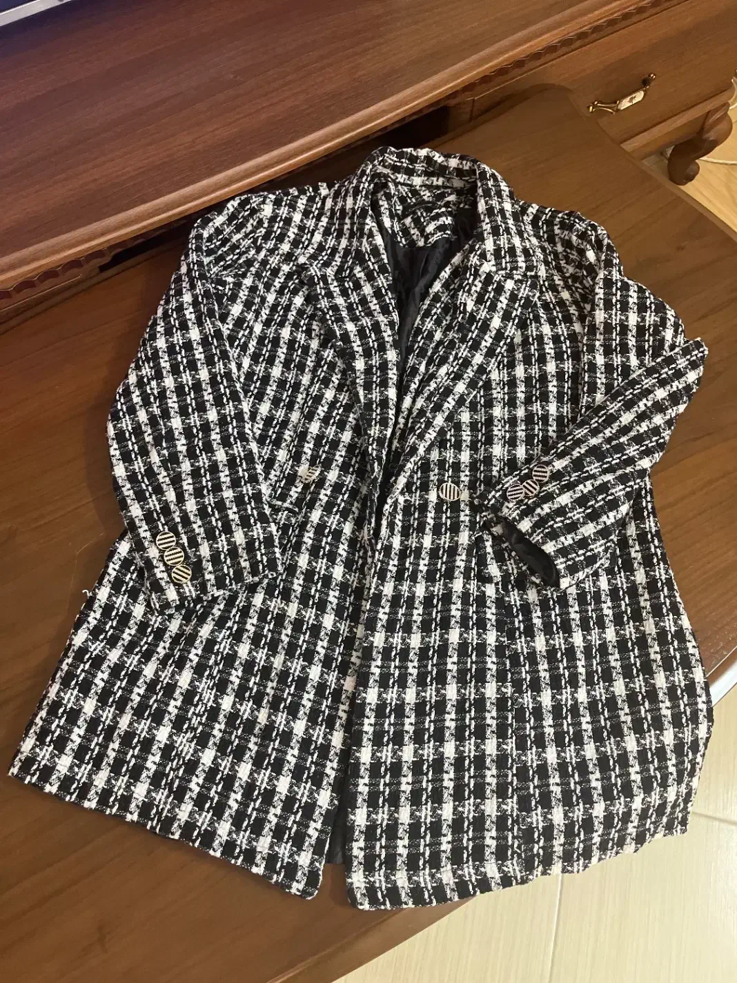 پالتو استردار|لباس|بابل, |دیوار