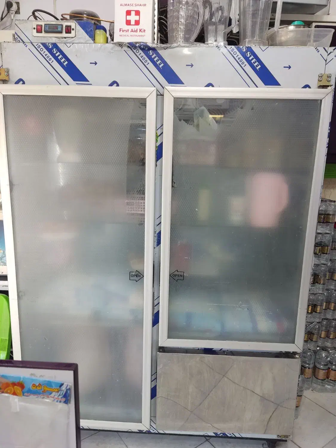 یخچال ویترینی ایستاده|کافی‌شاپ و رستوران|اصفهان, منتظرالمهدی|دیوار