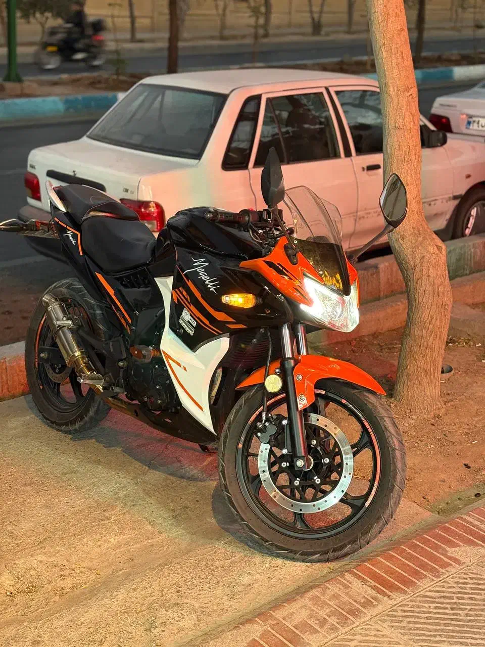 فروش فوری مگلی ۲۰۰ فول اسپرت|موتورسیکلت|اصفهان, باغ دریاچه|دیوار