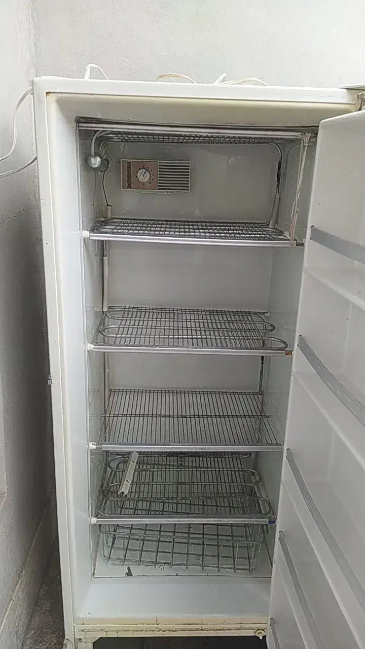 یخچال فریزر سالم ۶ میلیون مقطوع|یخچال و فریزر|سبزوار, جوادیه غربی|دیوار