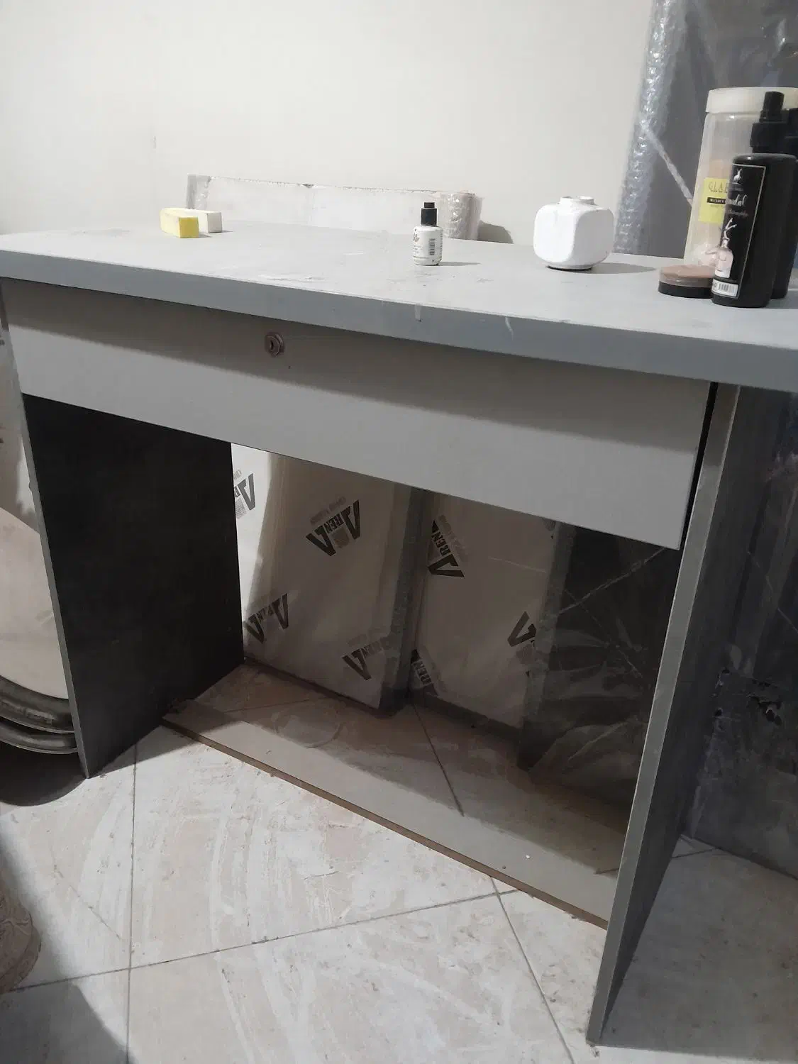 میز ام دی اف /کشو دار قفل دار|میز تحریر و کامپیوتر|تهران, پرستار|دیوار