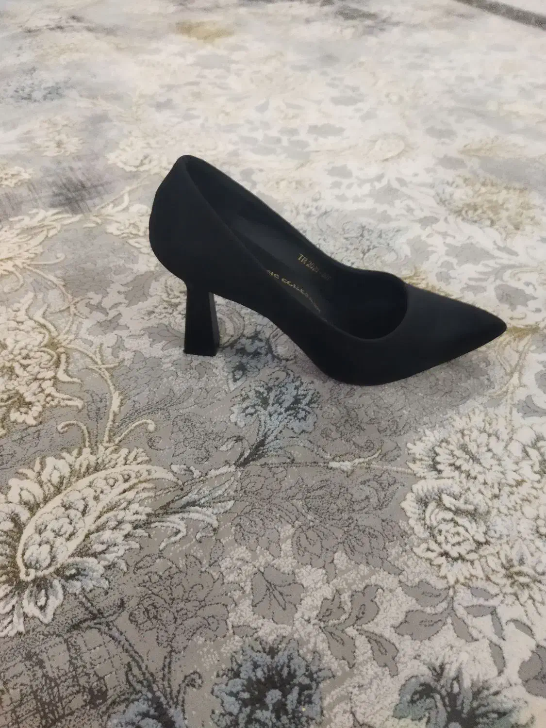 کفش مجلسی|کیف، کفش، کمربند|شاهین دژ, |دیوار