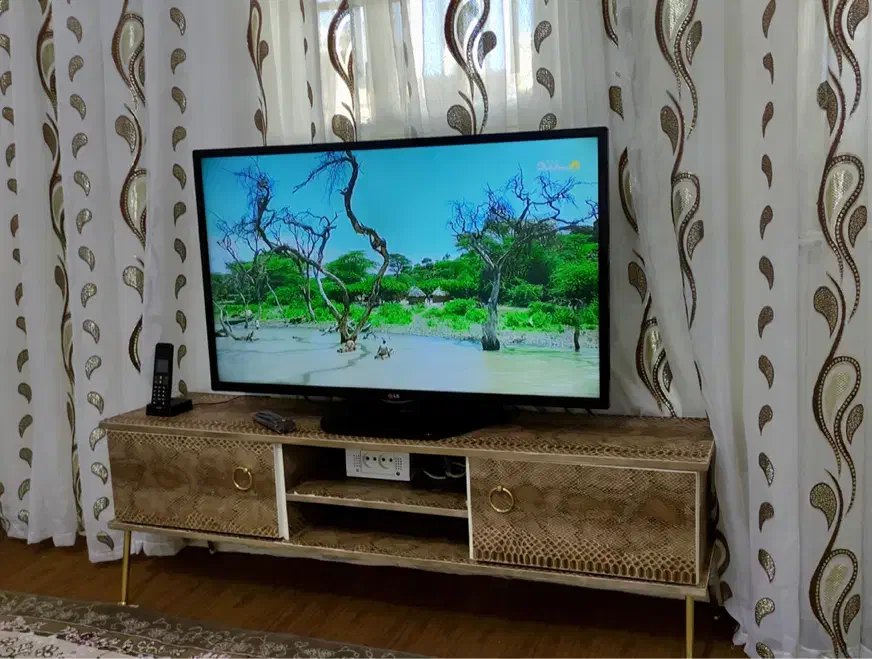 تلویزیون LG LED 42 inch دارای گیرنده داخلی|تلویزیون و پروژکتور|کامیاران, |دیوار