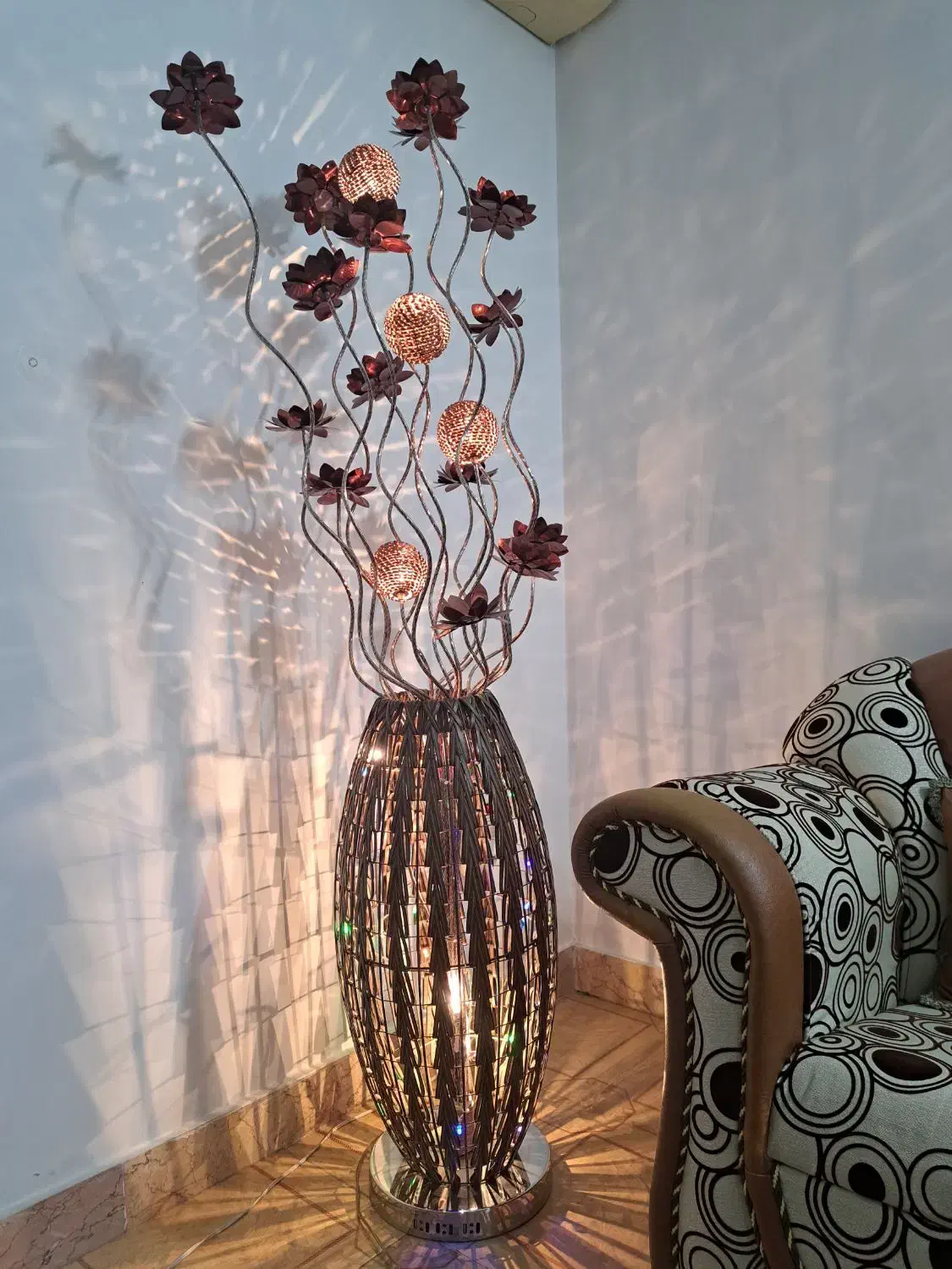 آپاژور ایستاده دکوری|چراغ خواب و آباژور|رشت, ساغری سازان|دیوار