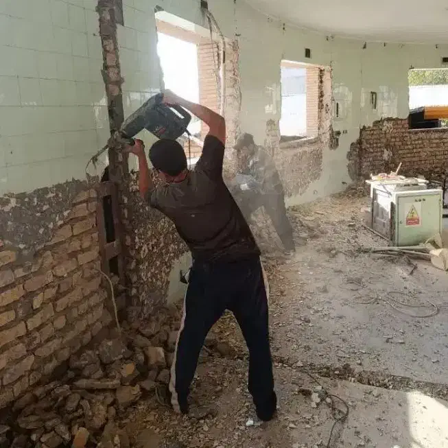 تخریب ساختمان کلی وجزی باسازی کارهای ساختمان|خدمات پیشه و مهارت|ارومیه, |دیوار