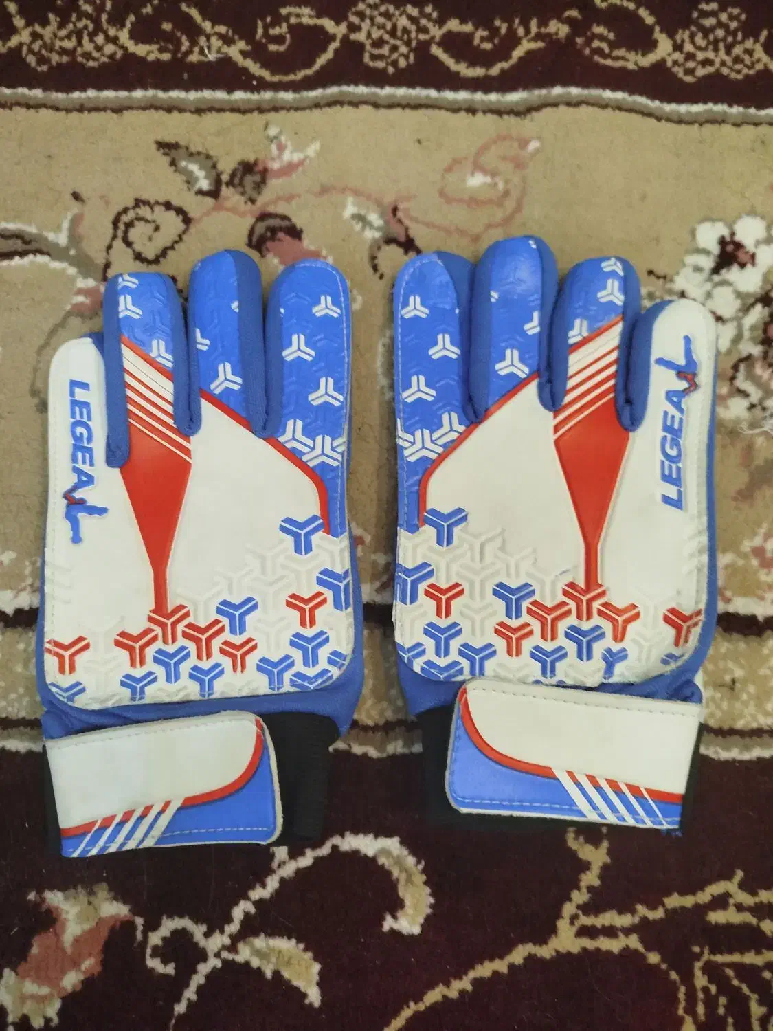 دستکش دروازه بانی|تجهیزات ورزشی|صدرا-فارس, فاز ۱|دیوار