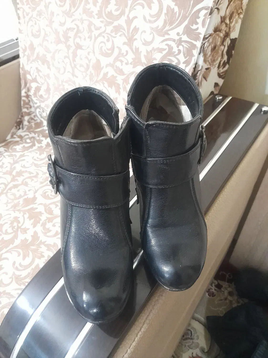 بوت زنانه|کیف، کفش، کمربند|میانه, |دیوار