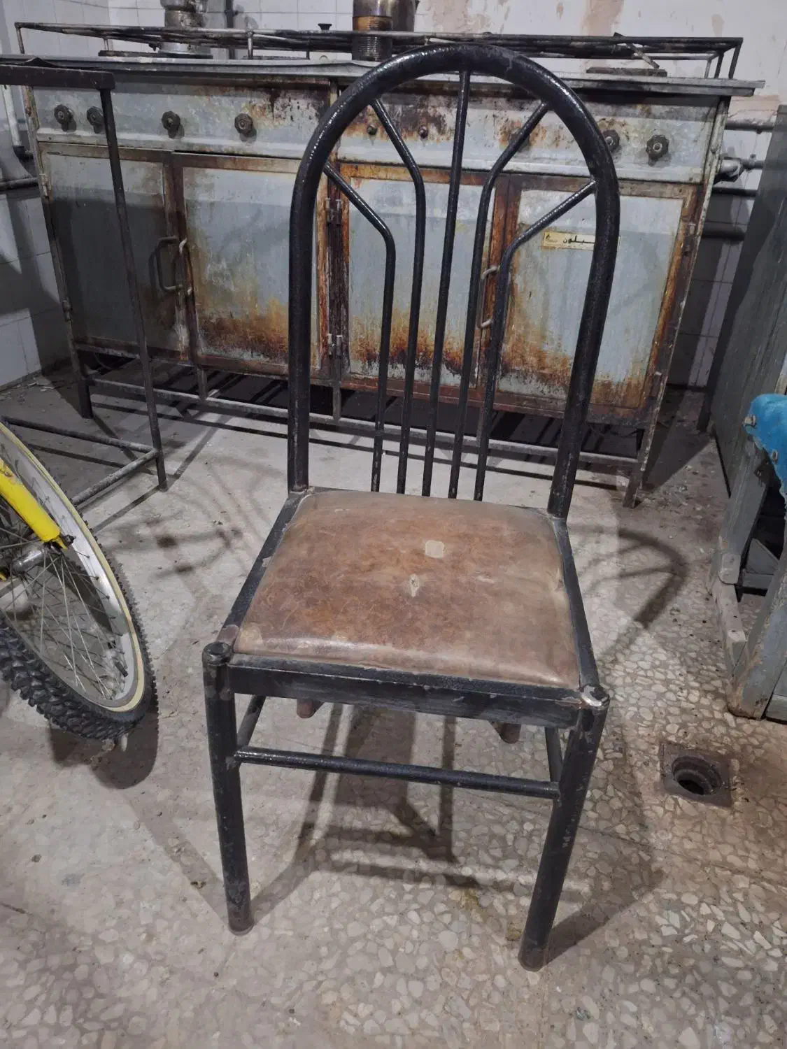 صندلی|صندلی و نیمکت|لنجان, |دیوار