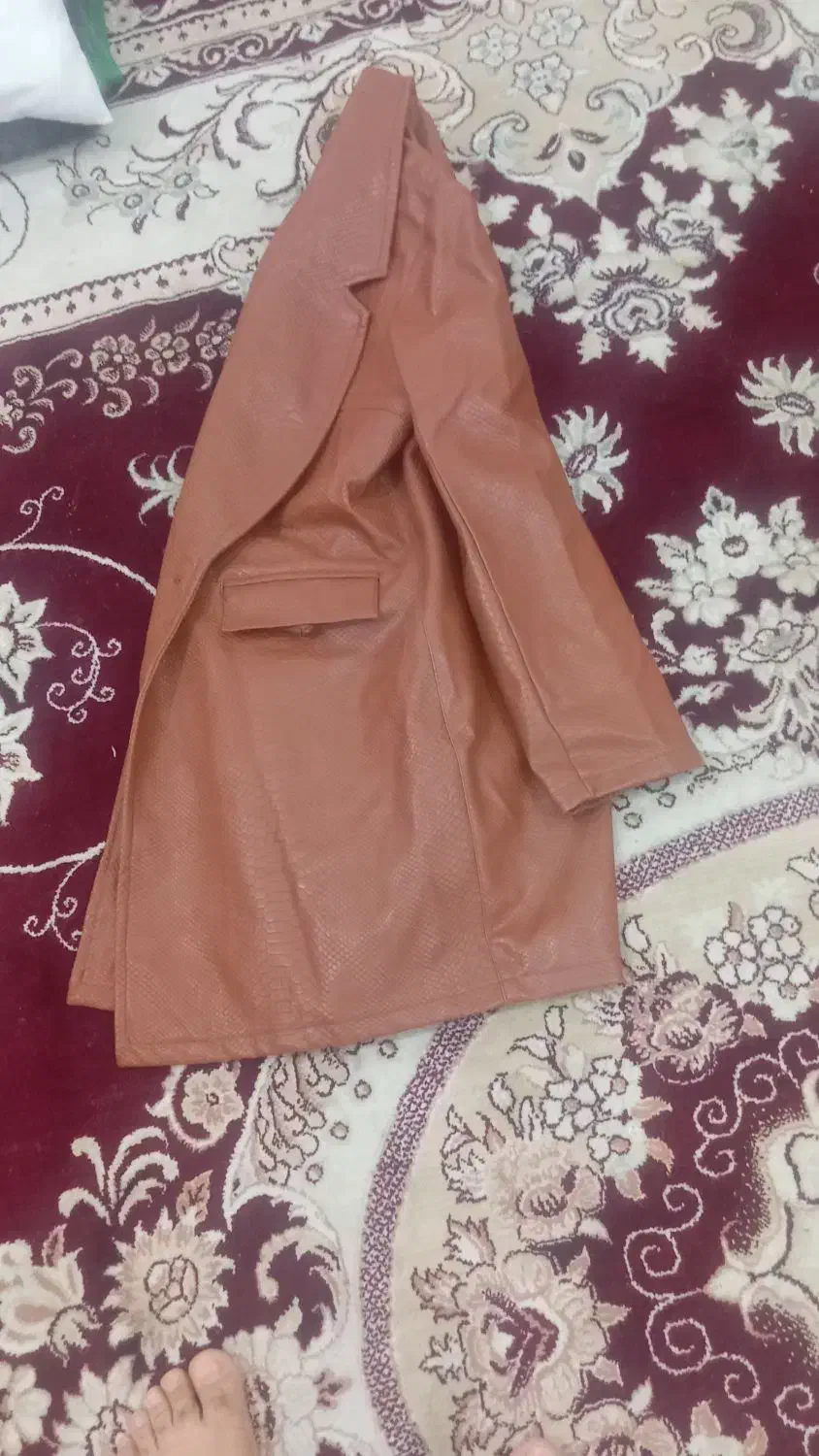 کاپیشن|لباس|یاسوج, |دیوار