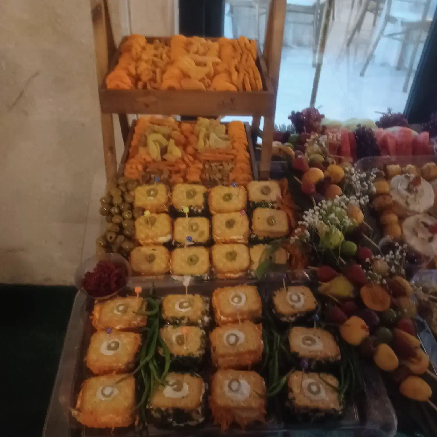 اشپزی تخصصی سنتی و بین المللی باسابقه ۱۵ ساله|خدمات پذیرایی، مراسم|رشت, تازه آباد|دیوار