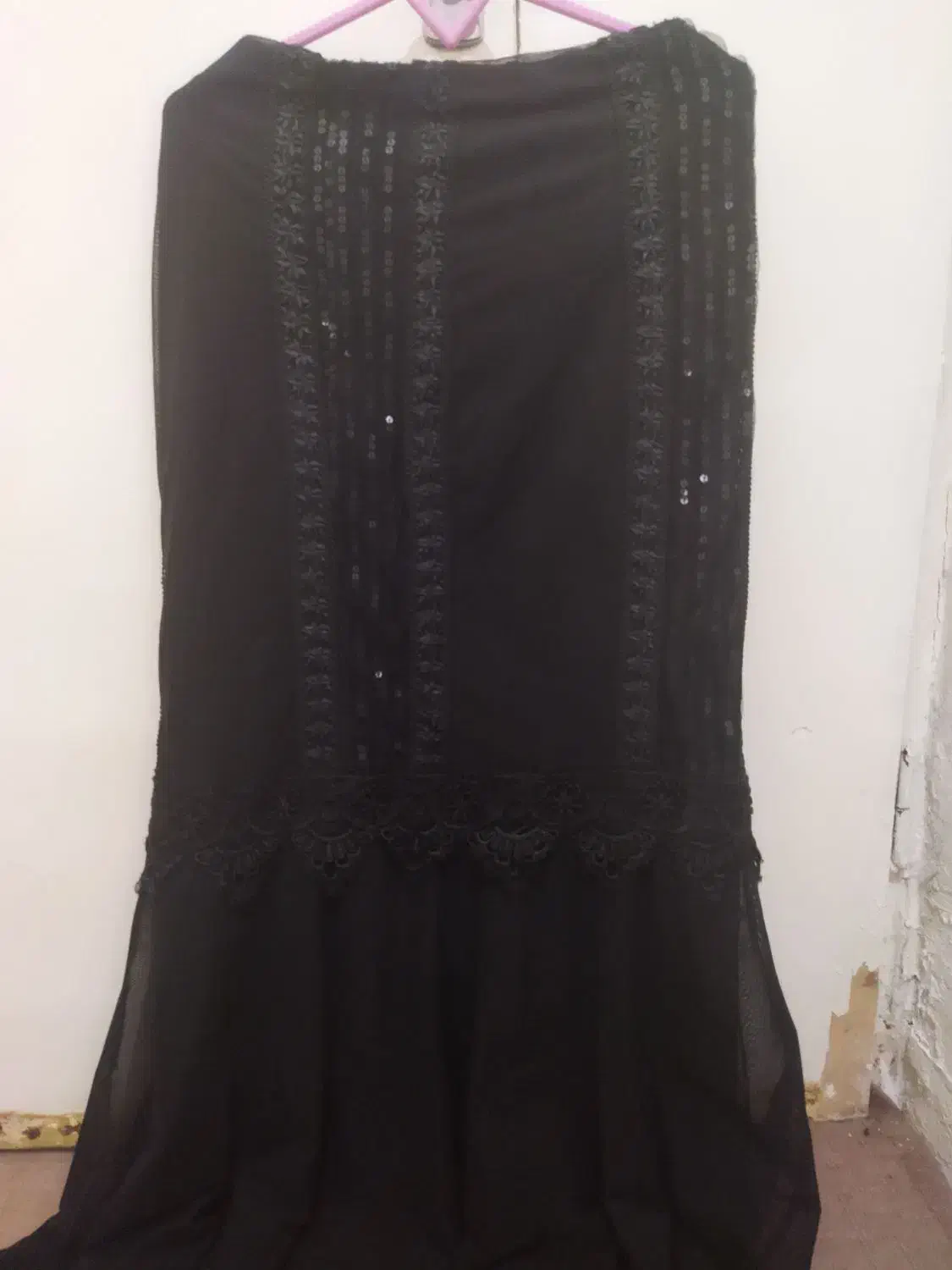 سه عدد دامن|لباس|شیراز, لشکری|دیوار