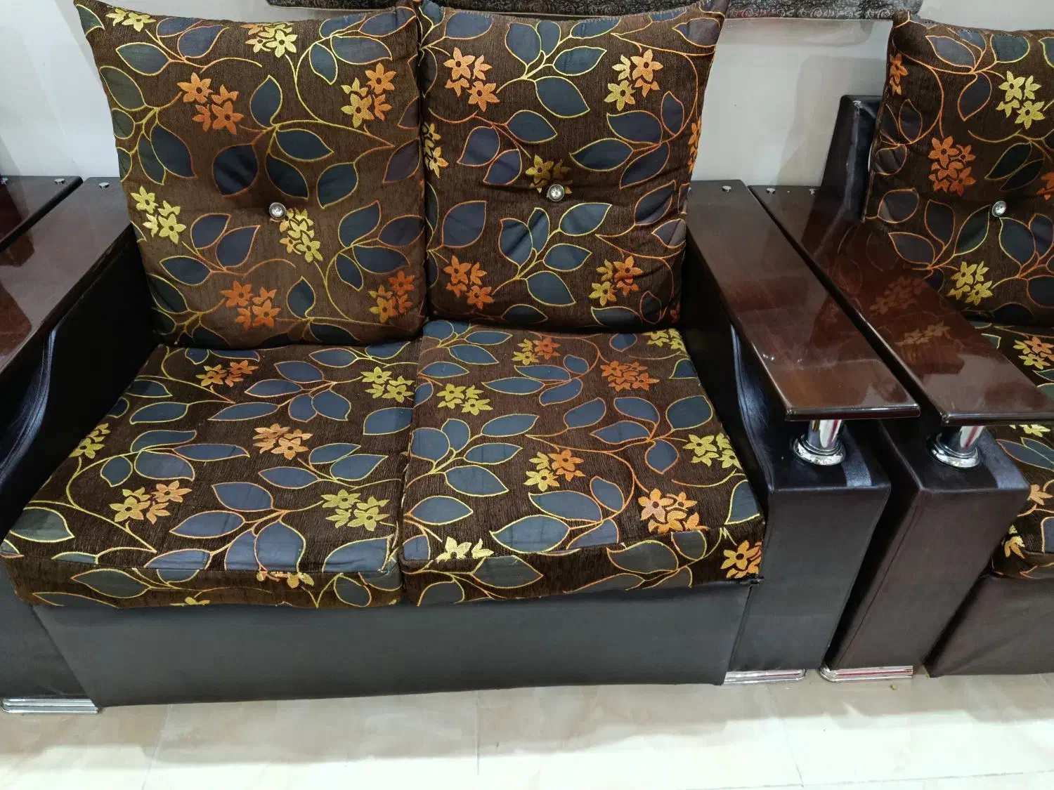 مبل راحتی چرمی|مبلمان خانگی و میز عسلی|یزد, |دیوار