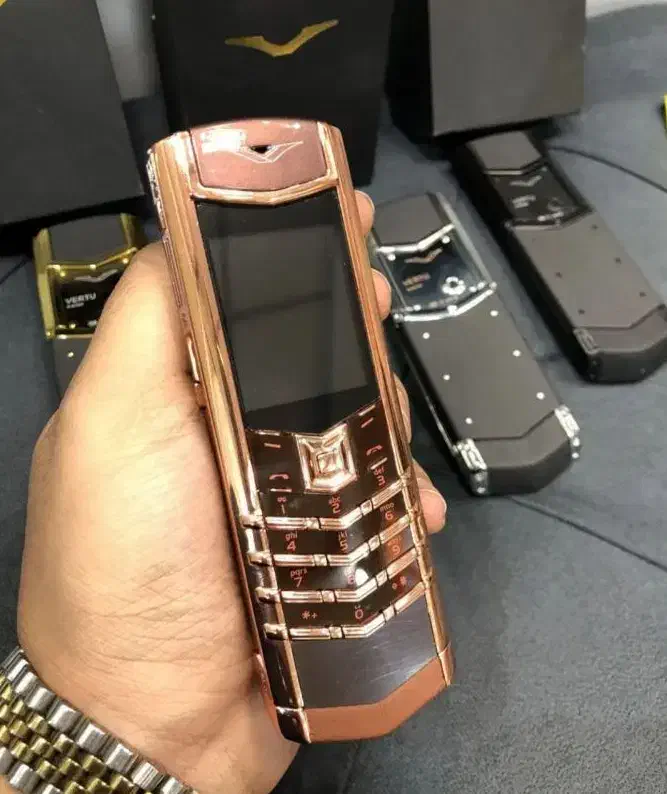 **دکمه ای آکبند جدیــد نوکیا veru k8 v10 طلایی|موبایل|اصفهان, قلعه طبره|دیوار