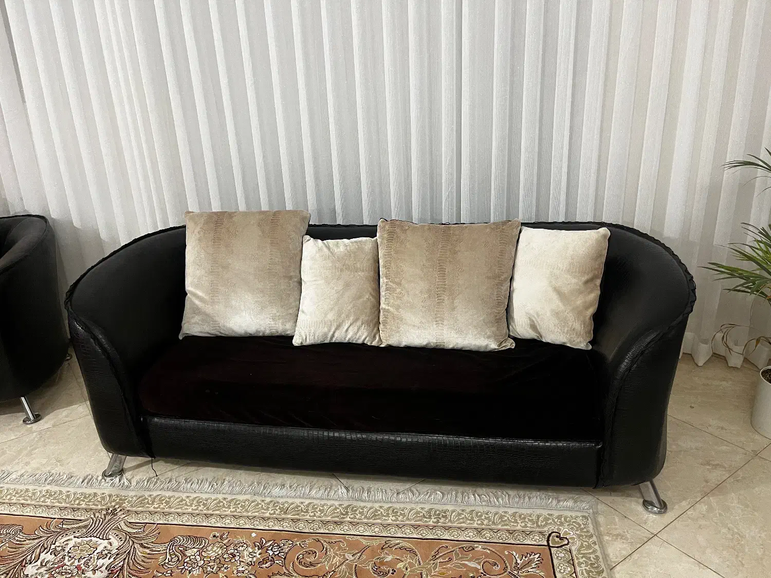 مبل / میز ناهارخوری|مبلمان خانگی و میز عسلی|شیراز, قدوسی شرقی|دیوار