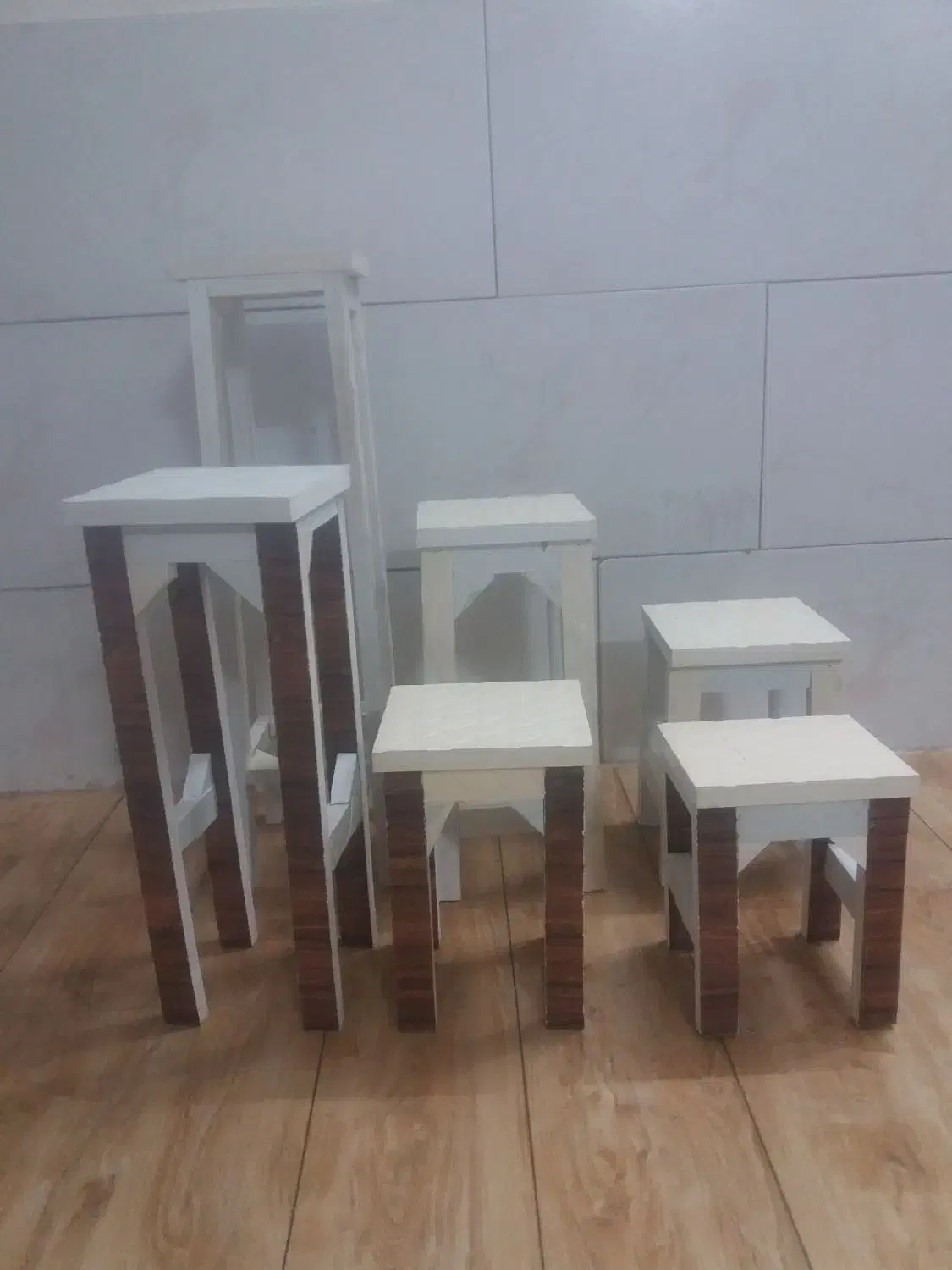 استند گلدان چهار پایه|گل و گیاه طبیعی|یزد, |دیوار