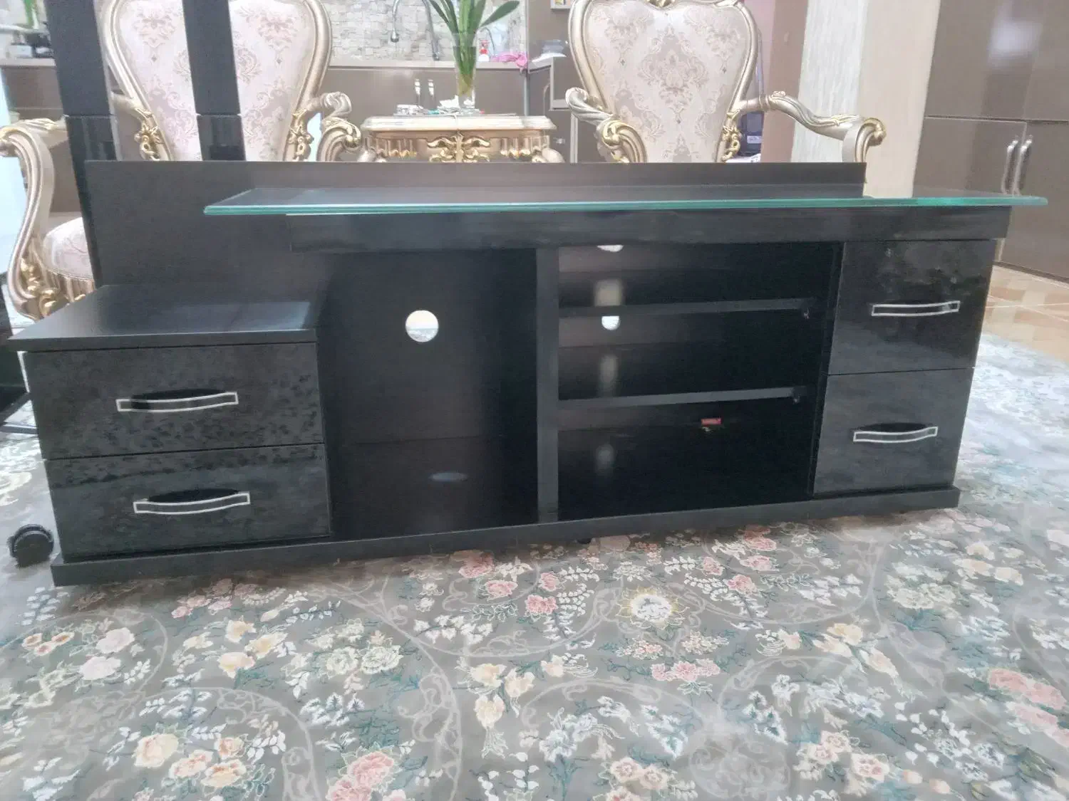 میز تلویزیون در حدنو تمیز|میز تلویزیون|رشت, رودبارتان|دیوار