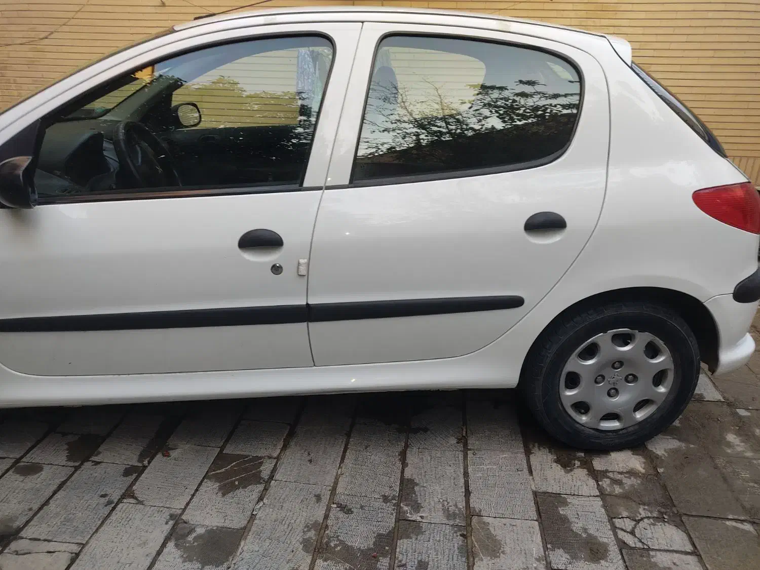 پژو۲۰۶تیپ۲مدل۱۳۹۵|خودرو سواری و وانت|اصفهان, خرم|دیوار