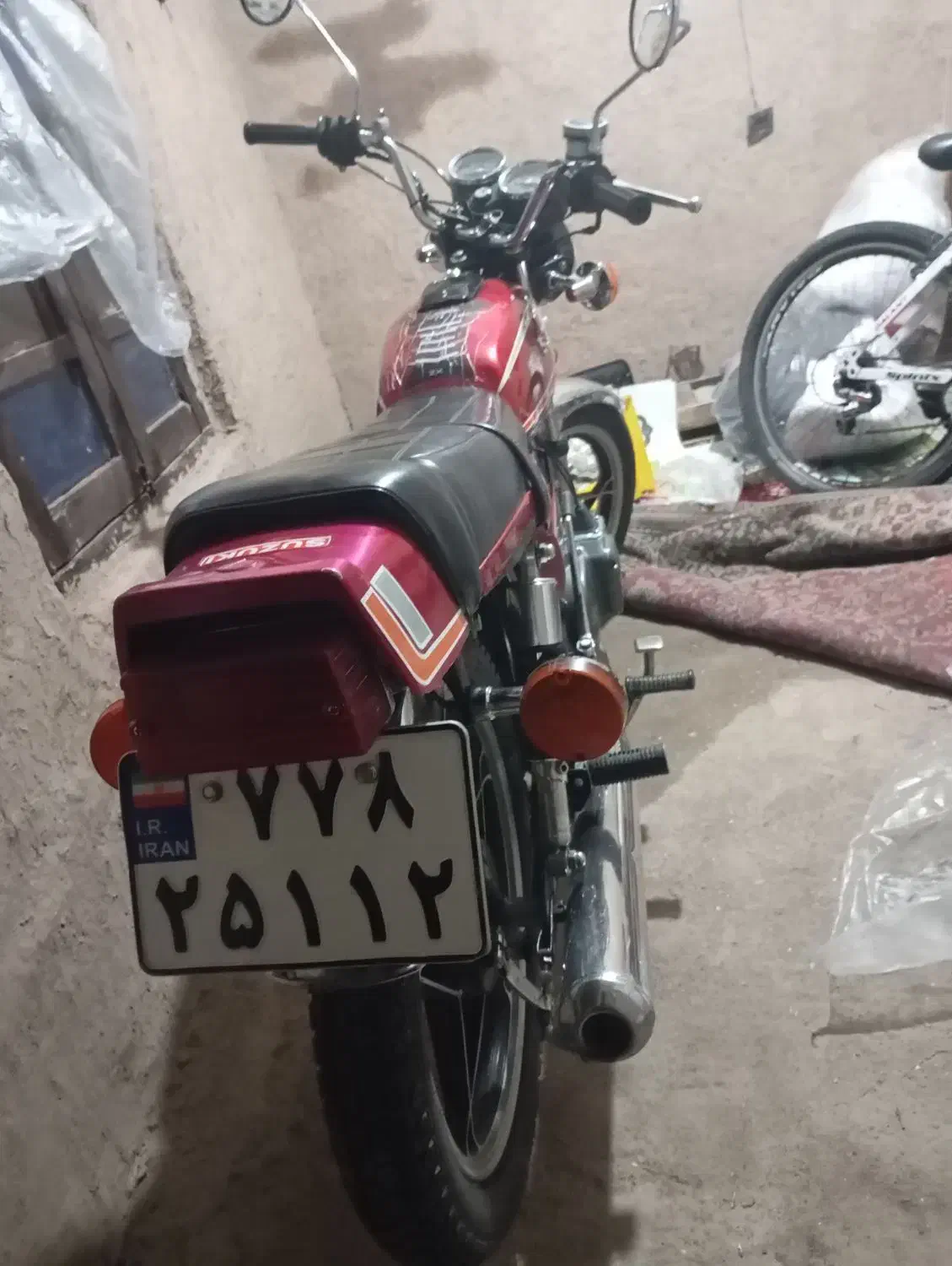 با سلام سوزوکی جی پی بسیار زیبا|موتورسیکلت|یزدان شهر, |دیوار