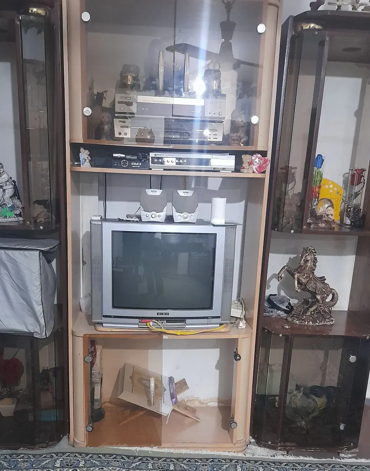 بوفه یادکورقدیمی|بوفه، ویترین، کنسول|مسجد سلیمان, |دیوار