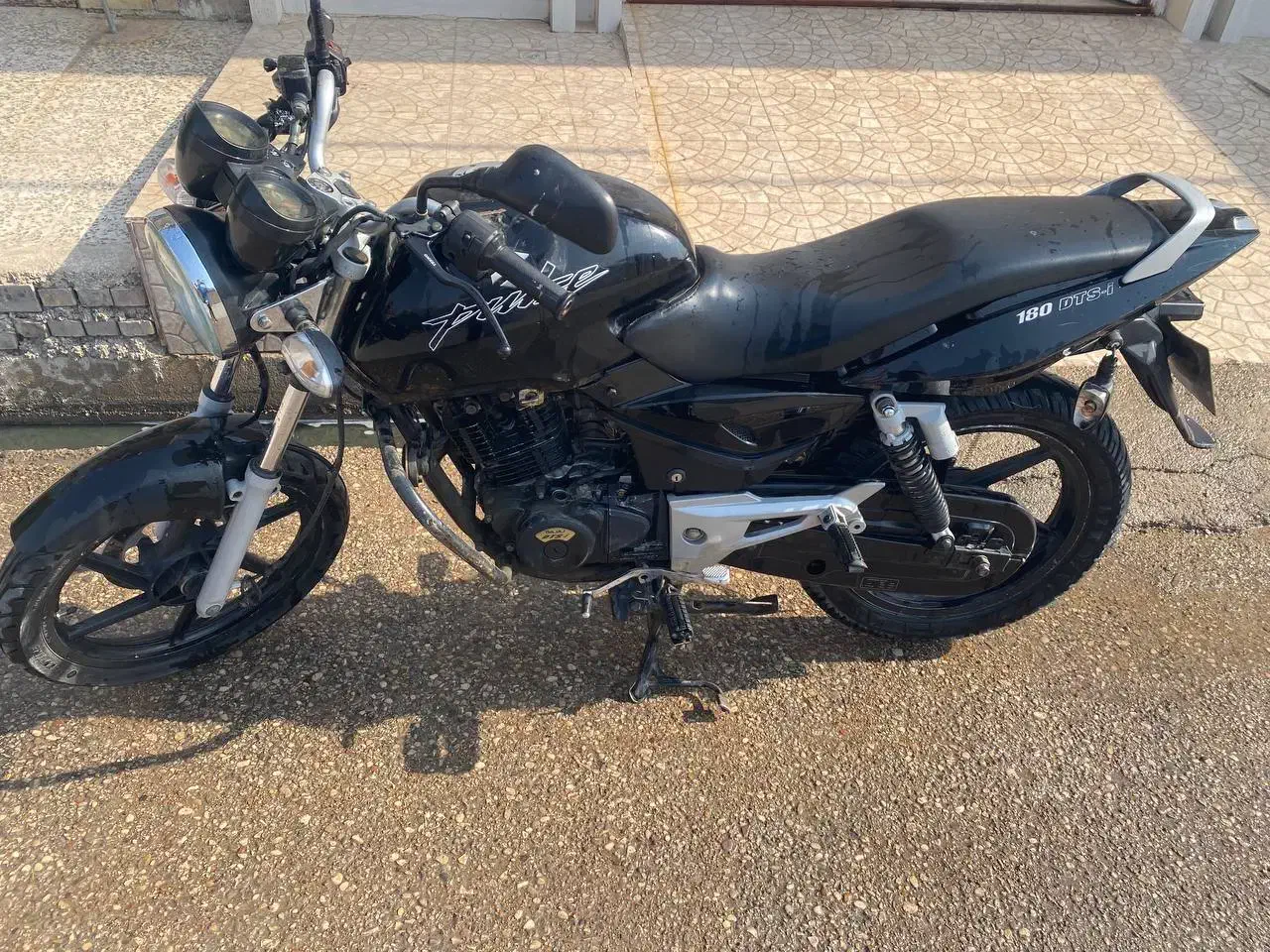 موتور پالس|موتورسیکلت|شوشتر, |دیوار