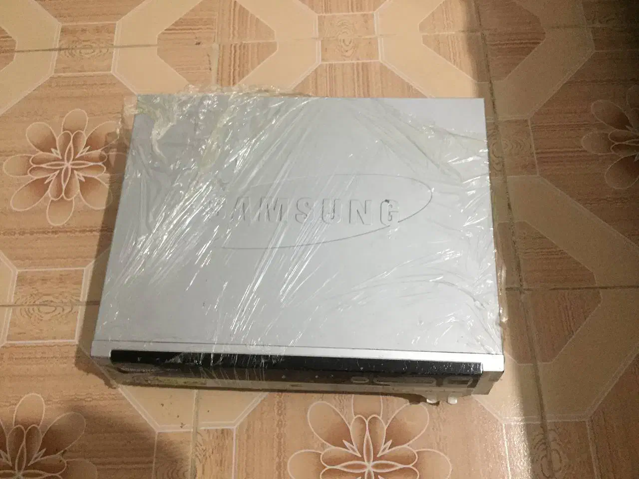 دستگاه دی وی دی قدیمی کلکسیونی|پخش‌کننده DVD و ویدیو|کرمان, |دیوار