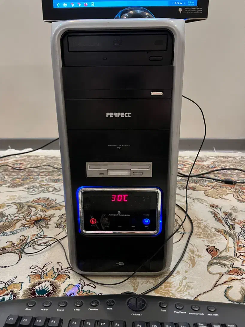 کامپیوتر|رایانه رومیزی|ری, صفاییه (چشمه علی)|دیوار