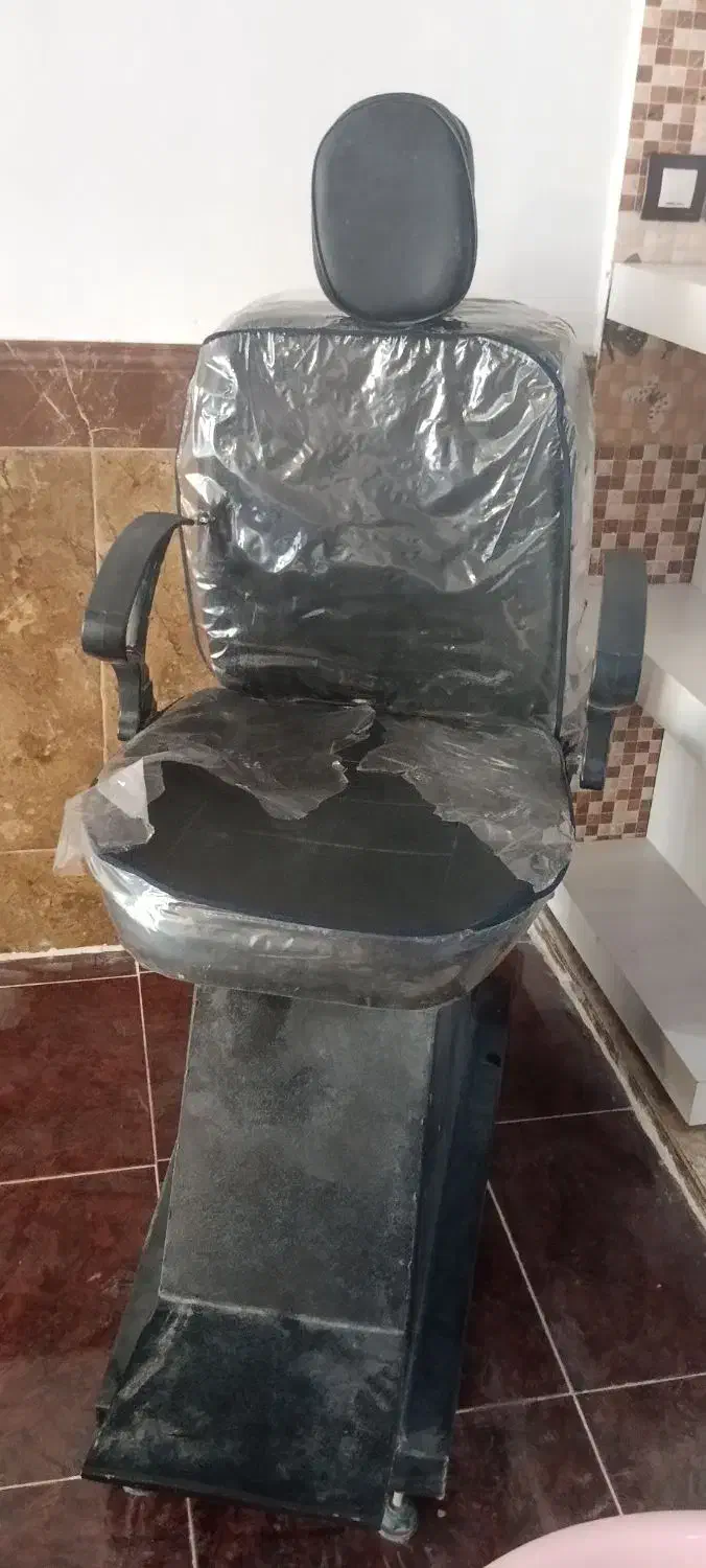 یکسری صندلی آزمایشگاهی ، دوچرخه و..|میز و صندلی غذاخوری|سیرجان, |دیوار