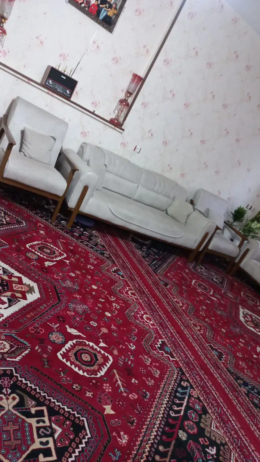 دو تخته فرش ۱۲ متری و یک ۴ متری و یک سری مبل|فرش|شیراز, مسلم|دیوار