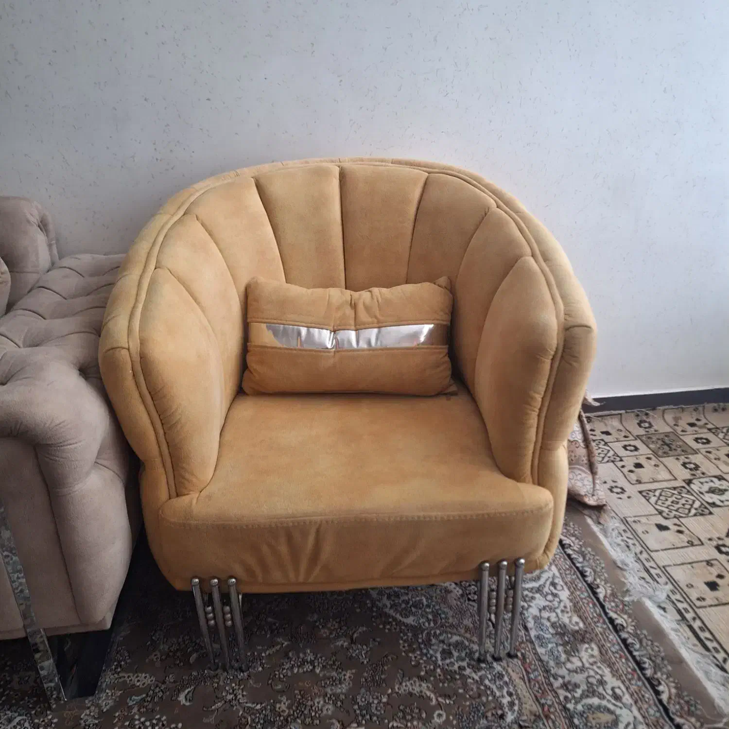 مبل ۸ نفره چستر|مبلمان خانگی و میز عسلی|اصفهان, شیخ اشراق|دیوار