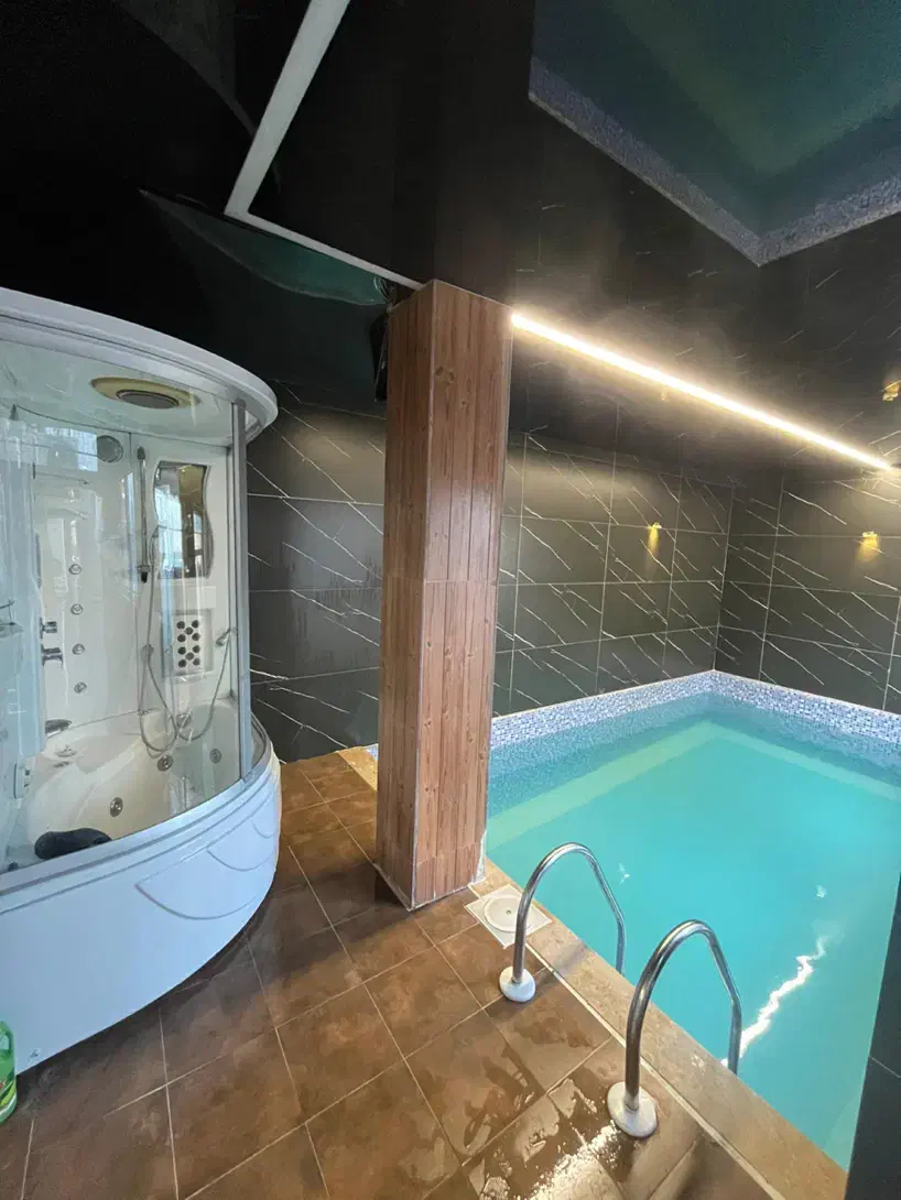 ویلا استخردار با جکوزی (میزبیلیارد)|اجارهٔ کوتاه‌مدت ویلا و باغ|رشت, گلسار|دیوار