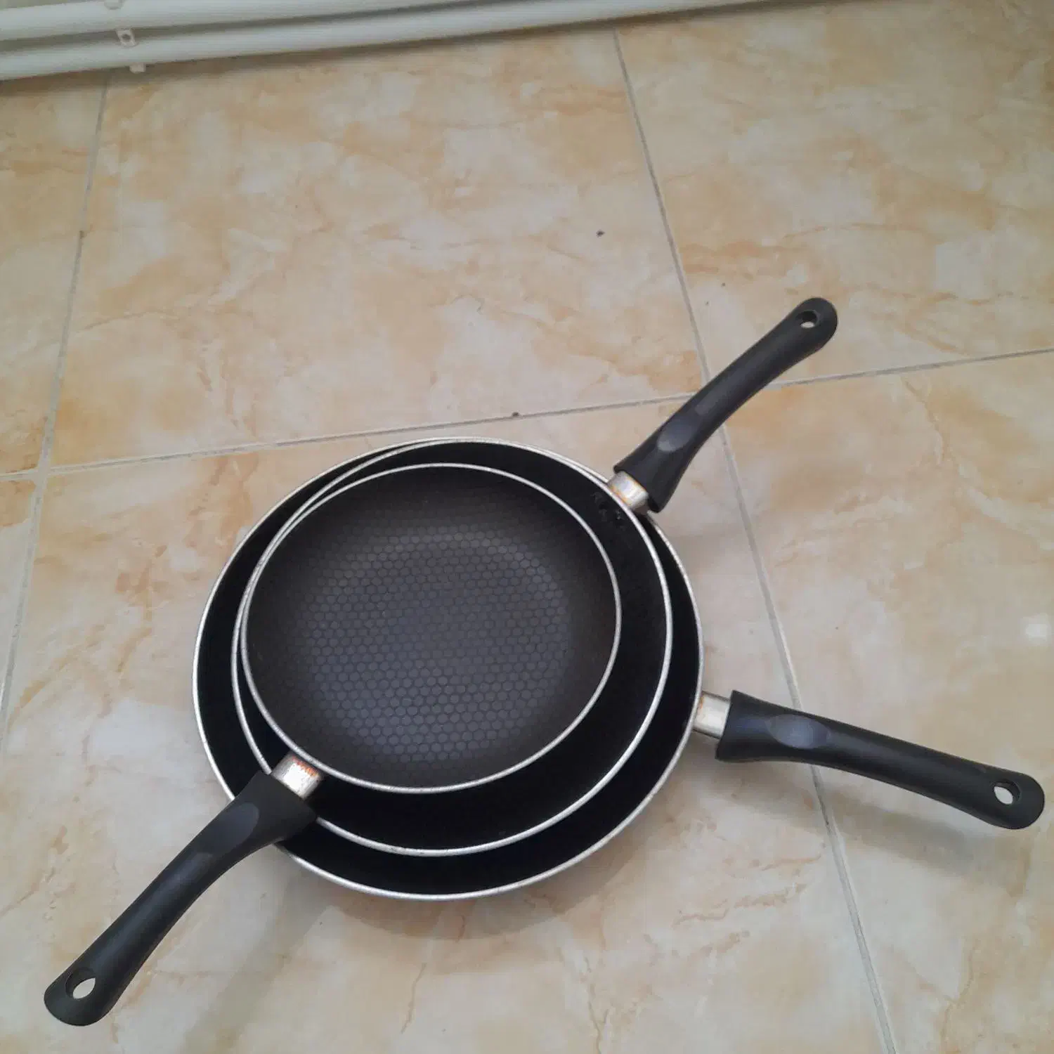 ماهی تابه|ظروف پختوپز|ایلام, |دیوار