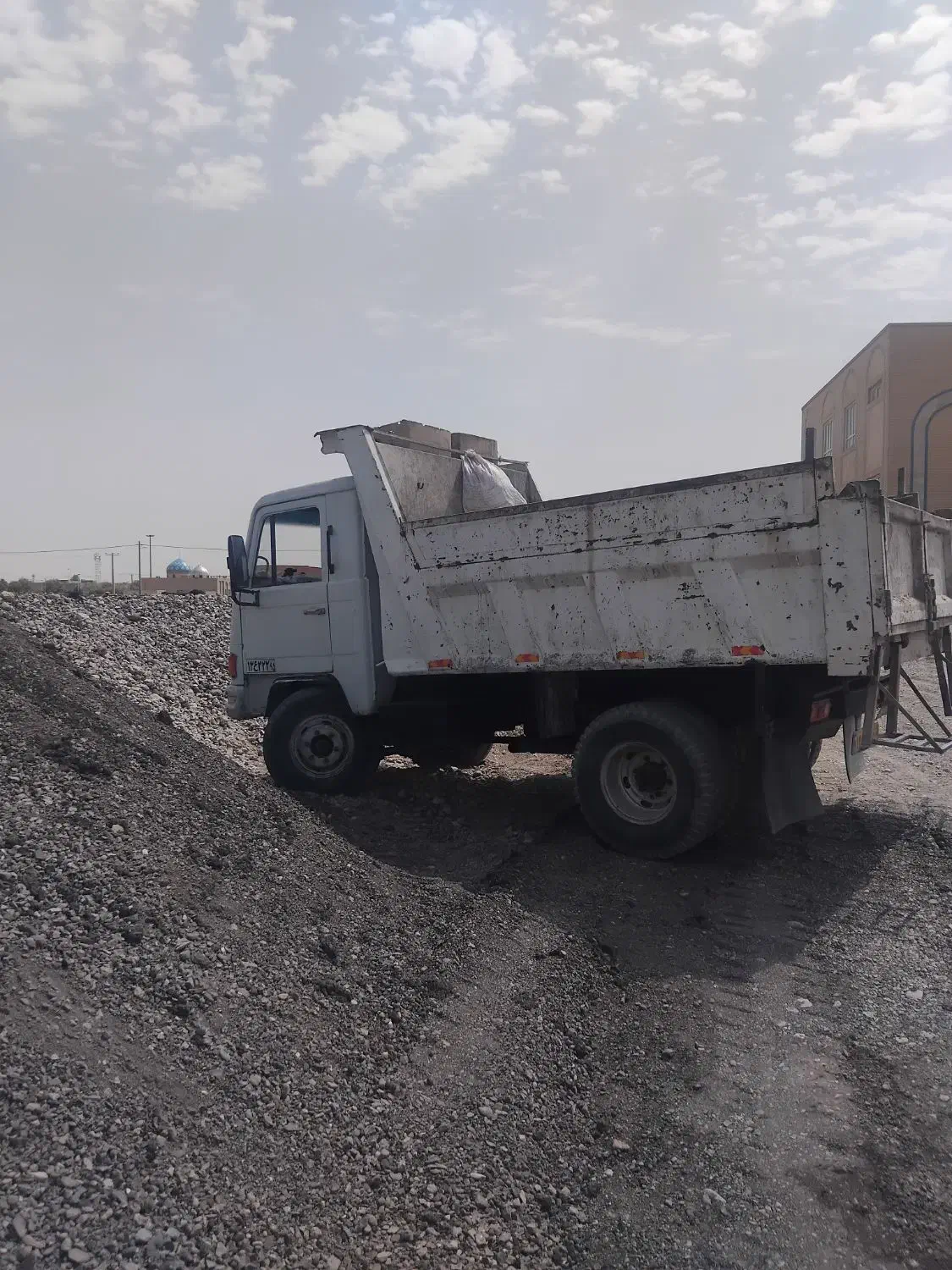 حمل نخاله ماسه شن خاک مل ریگ خاوراتاق بزرگ لبه دار|خدمات حمل و نقل|زابل, |دیوار