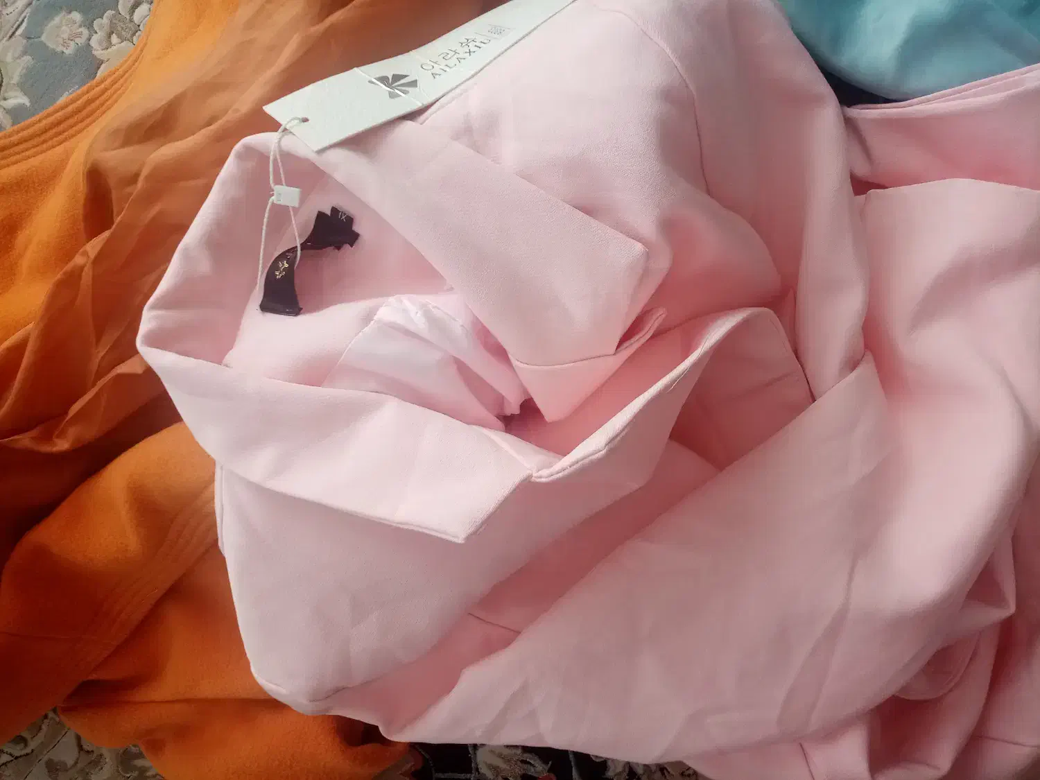 پالتو خارجی|لباس|قروه, |دیوار