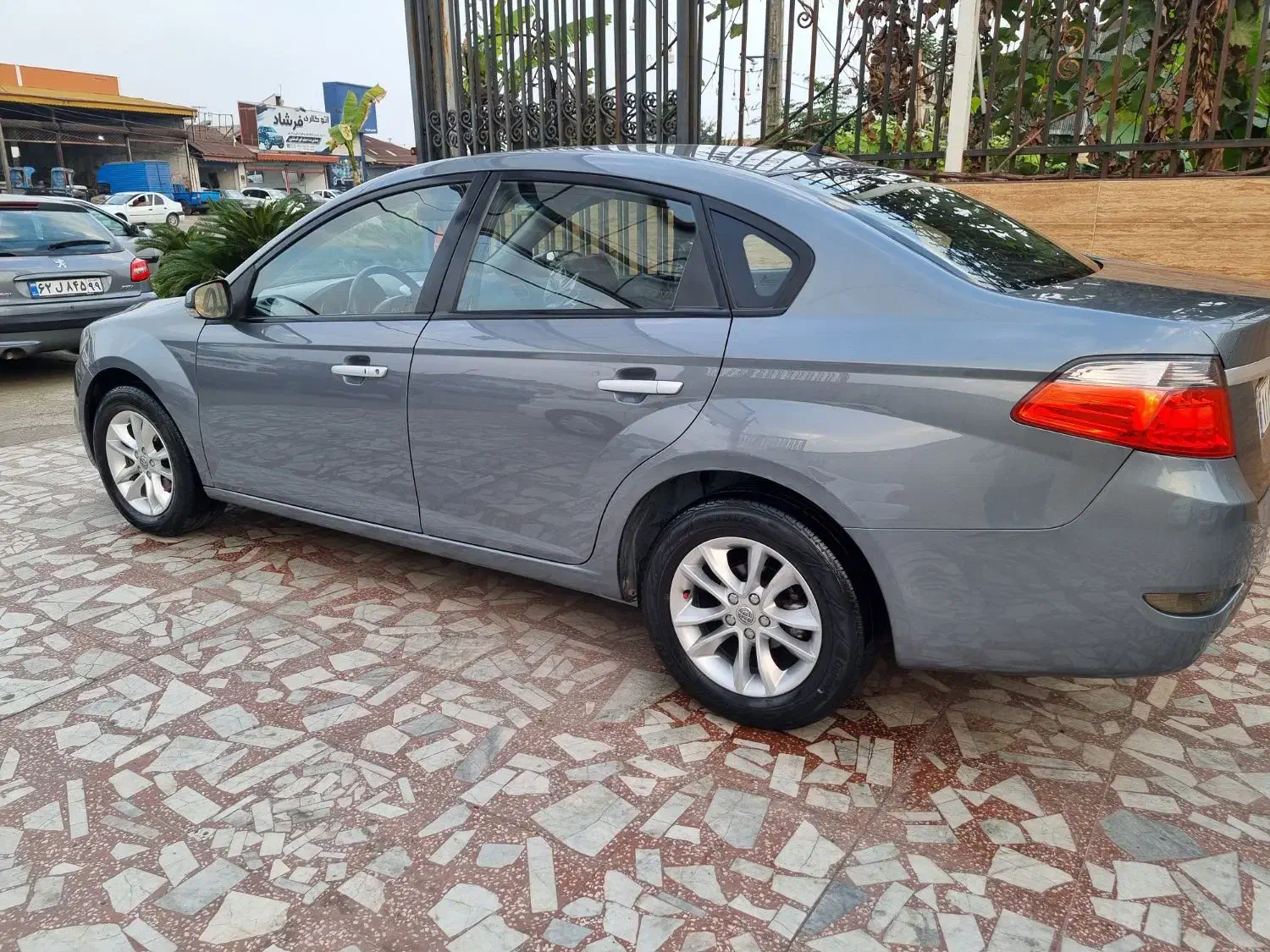 بلریانس ۳۳۰مدل۹۶ بدون رنگ کم کار|خودرو سواری و وانت|رشت, پسیخان|دیوار