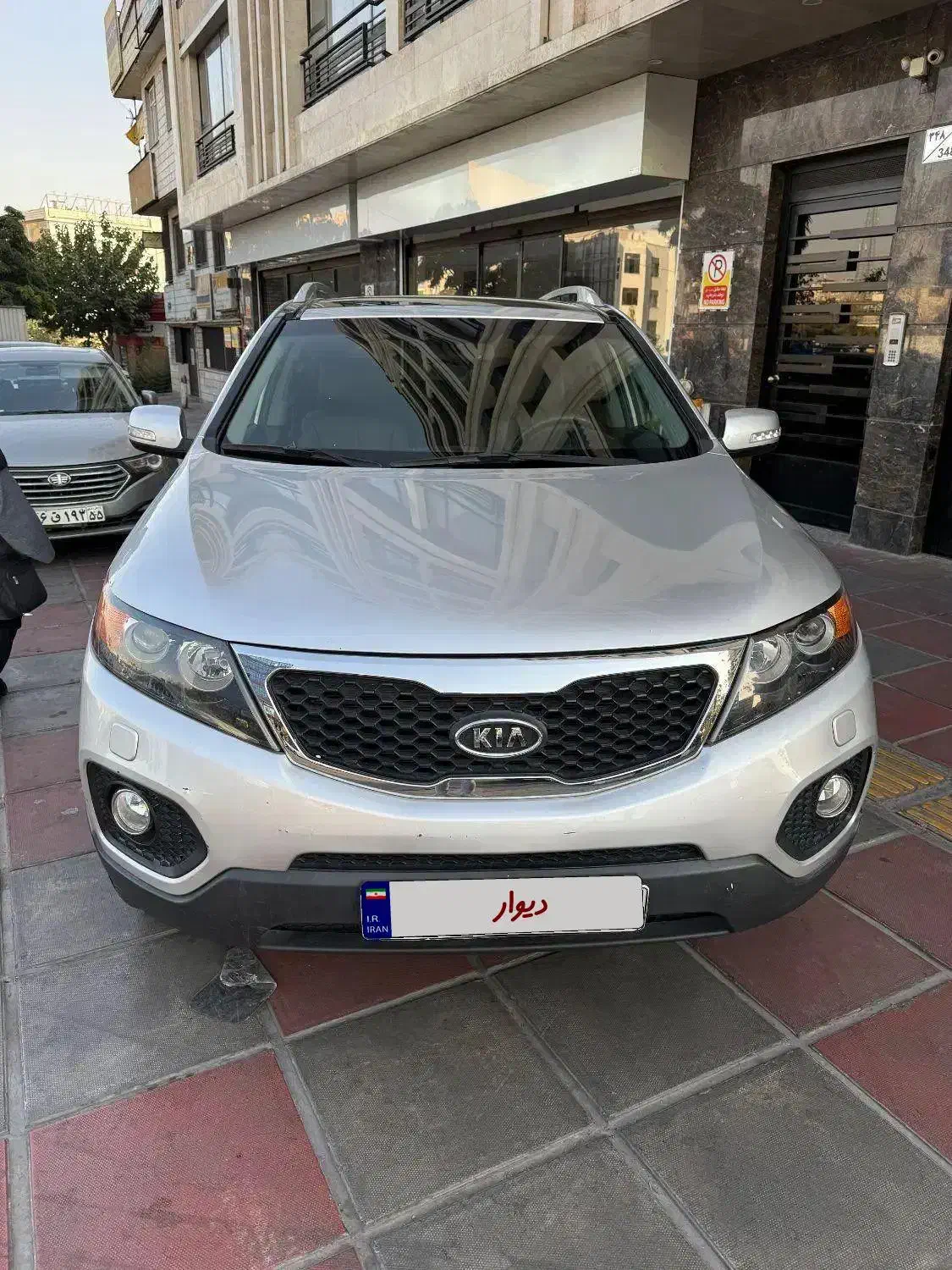 سورنتو مدل ۲۰۱۲ بدون رنگ و توضیح درجه یک|خودرو سواری و وانت|تهران, اباذر|دیوار