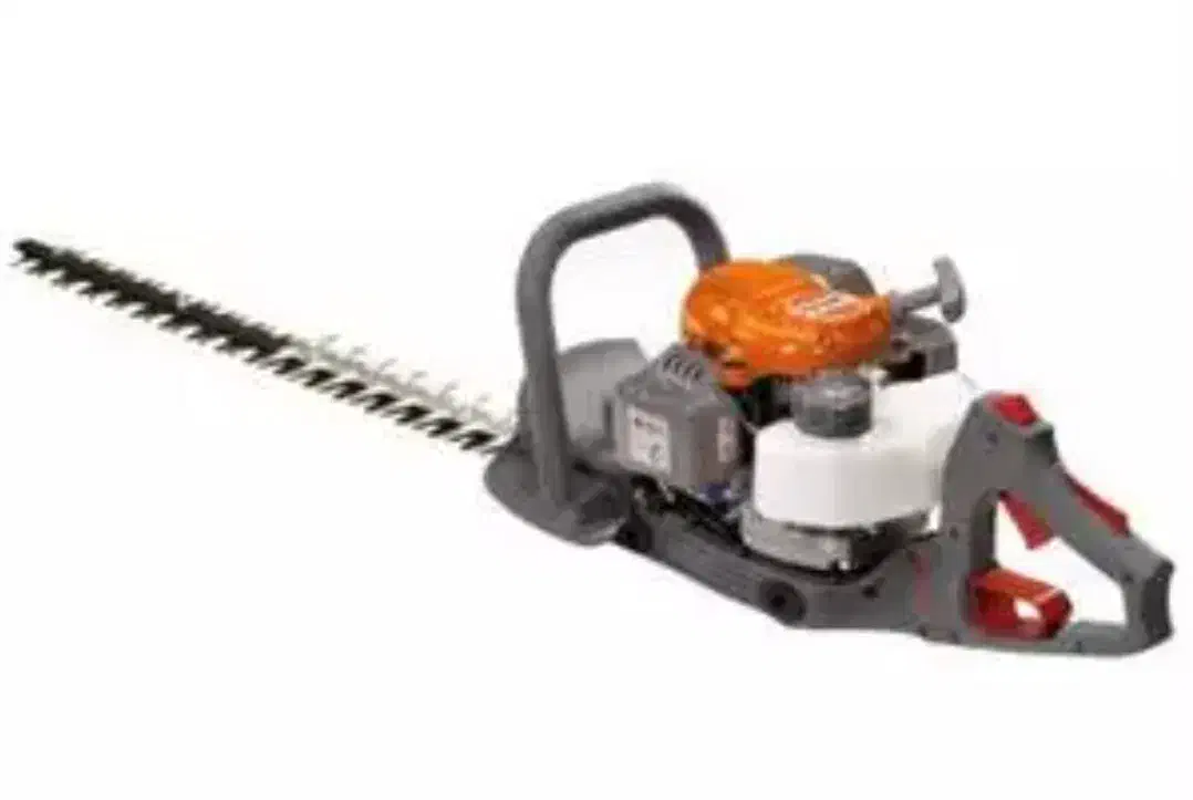 علفتراشی هرس کاری و اره موتور و سم پاشی|خدمات باغبانی و درختکاری|عباسآباد, |دیوار