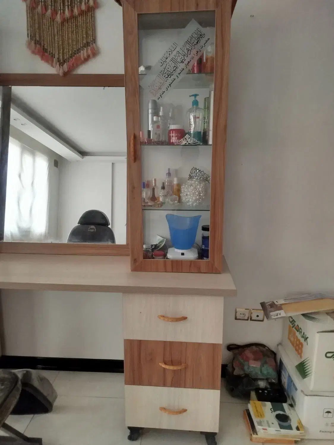 دکور کمد آینه میز|آرایشگاه و سالنهای زیبایی|مشهد, امیرآباد|دیوار