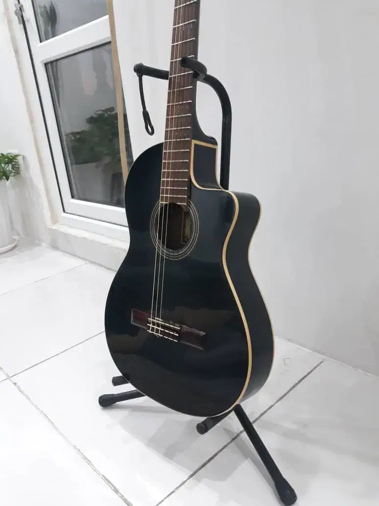 گیتار اسپانیایی پرودنسیو ۵۱|گیتار، بیس، امپلیفایر|تهران, سهروردی|دیوار