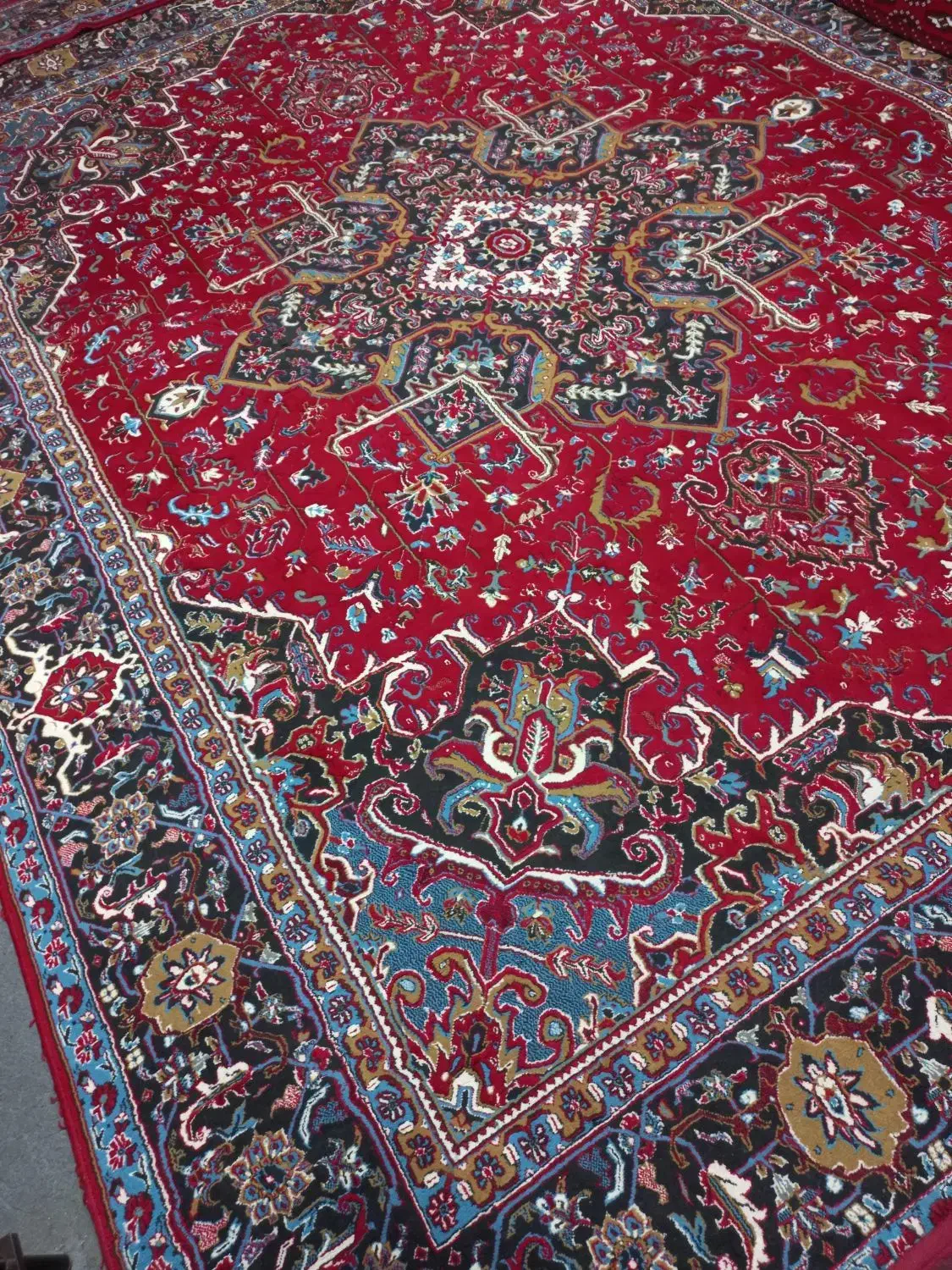 فرش ماشینی ۱۲ متری|فرش|میانه, |دیوار