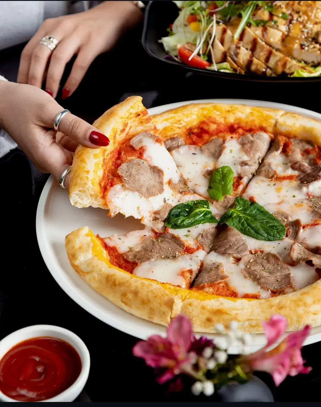 استخدام کمک آشپز و ظرفشور و سالنکار و پیک|استخدام خدمات فروشگاه و رستوران|تهران, سعادتآباد|دیوار