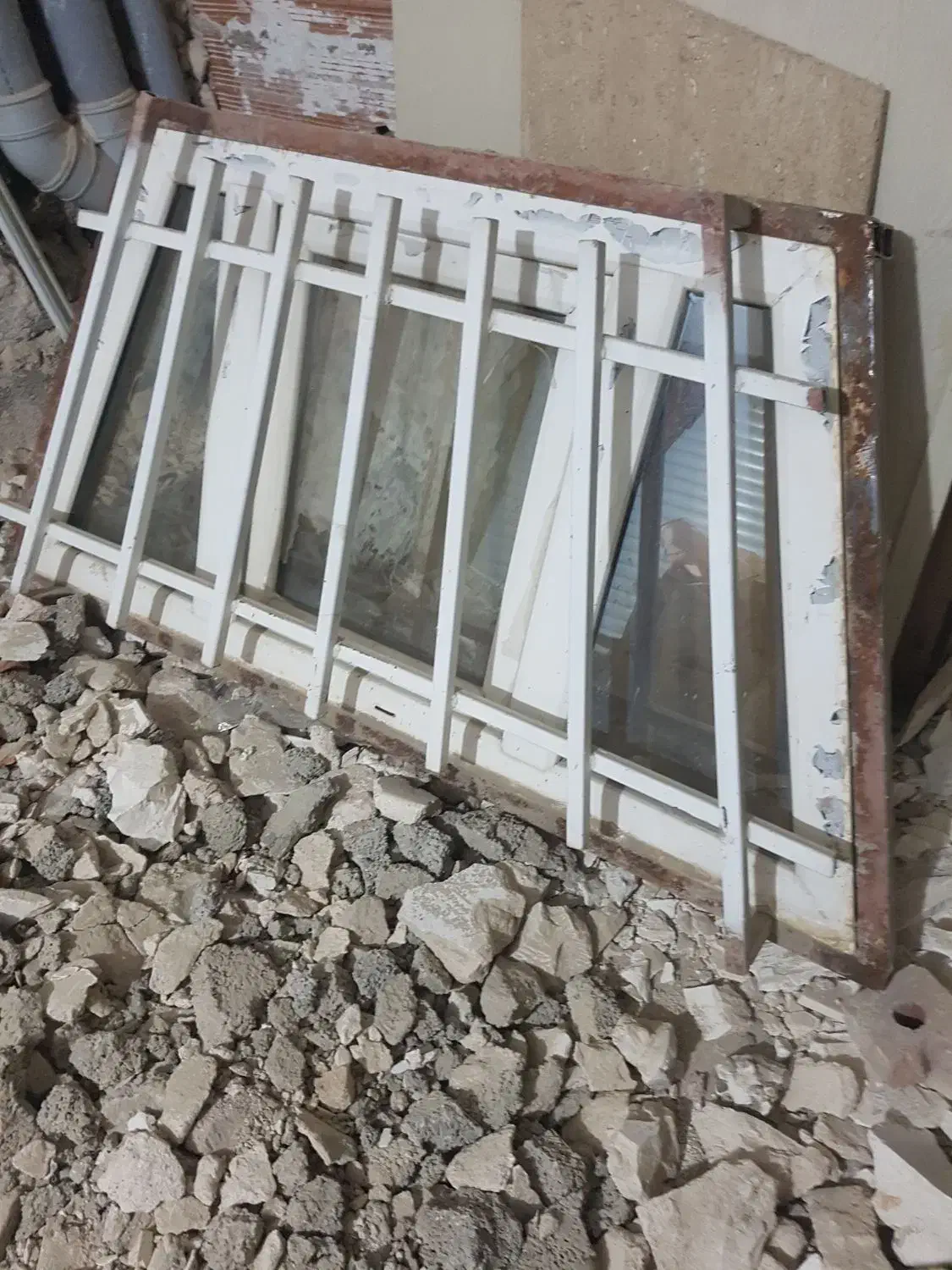 پنجره پی وی سی دو جداره|مصالح و تجهیزات ساختمان|سقز, |دیوار