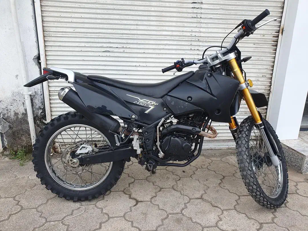 موتور|موتورسیکلت|پرهسر, |دیوار