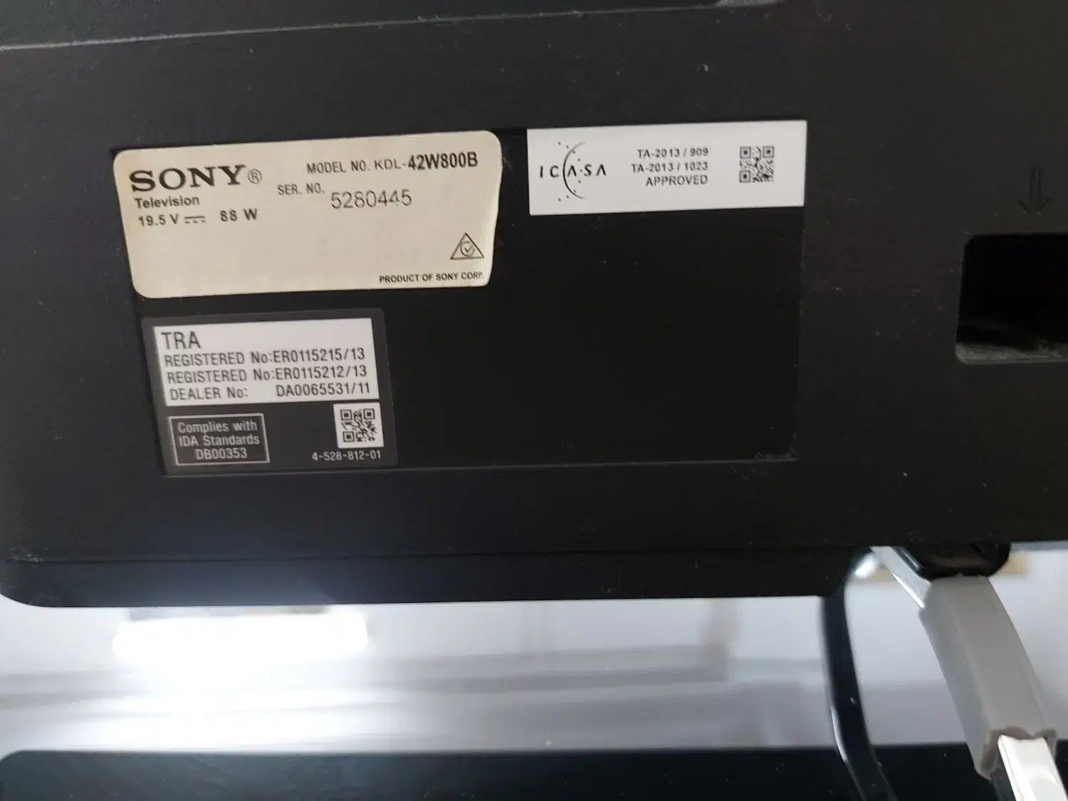 تلوزیون سونی به همراه میز تلویزیون|تلویزیون و پروژکتور|لاهیجان, کوی زمانی|دیوار