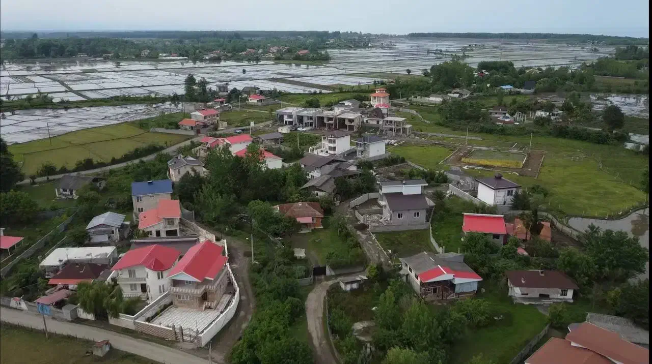 ۳۰۰ متر زمین مسکونی|فروش زمین و ملک کلنگی|پره‌سر, |دیوار