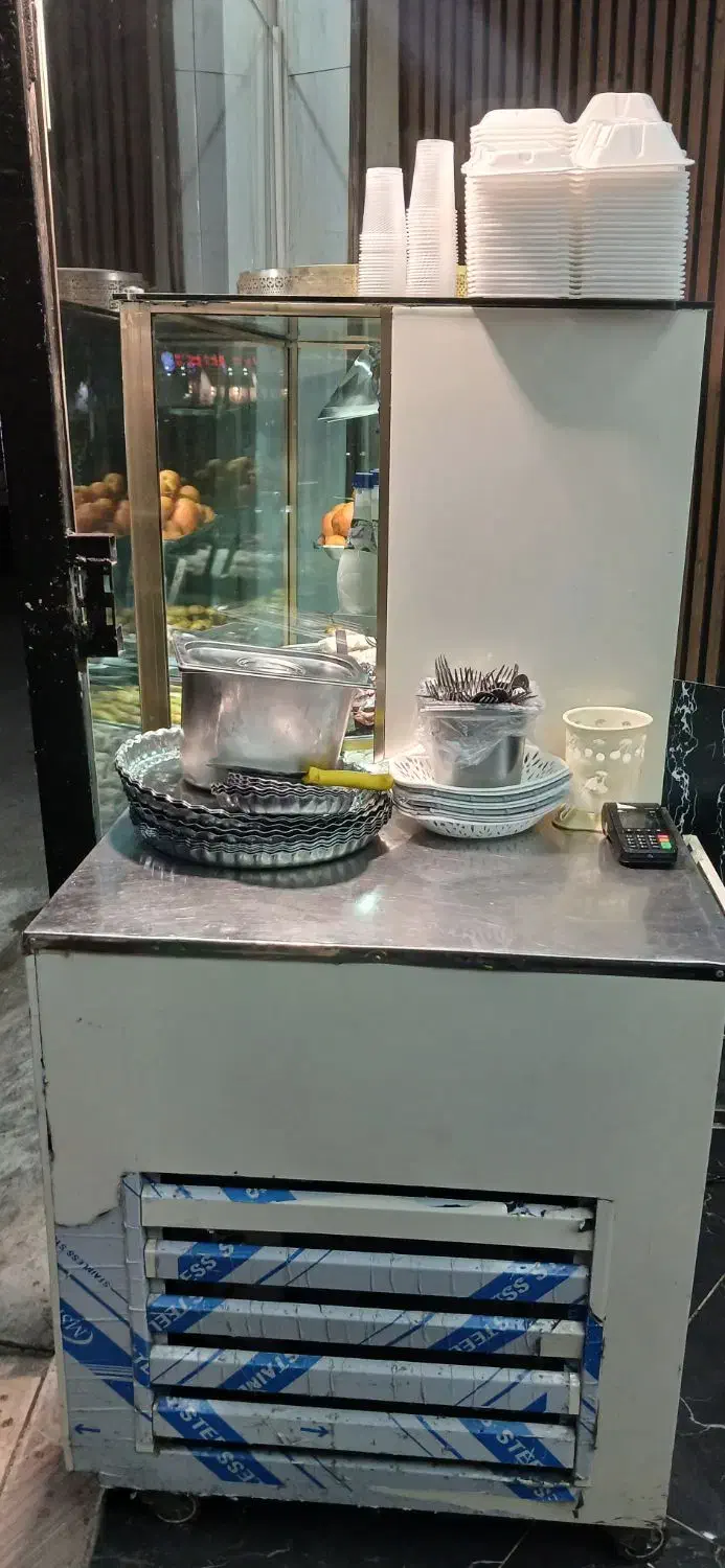 یخچال ویترین|کافی‌شاپ و رستوران|رشت, جهاد|دیوار