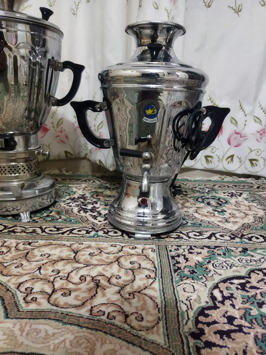 سماور برقی و سماور نفتی قدیمی نونو|سماور، چایساز، قهوهساز|لنجان, |دیوار