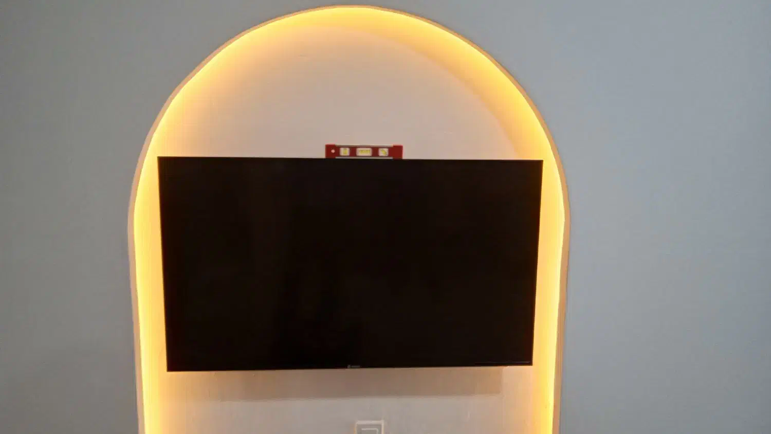 فروش و نصب پایه دیواری براکت تلویزیون|خدمات پیشه و مهارت|کرمانشاه, |دیوار