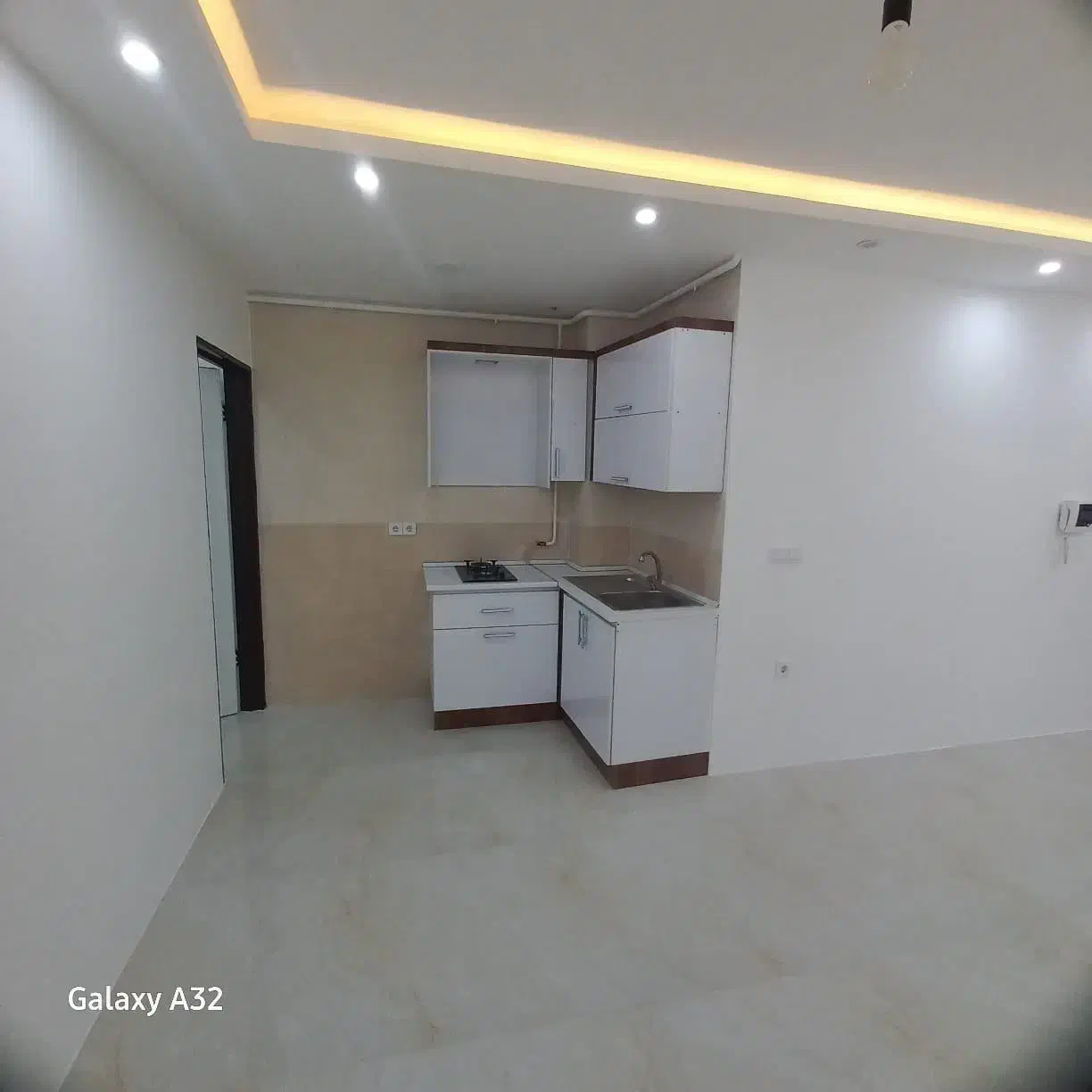 رهن واحد تجاری 55 متری/خ طالقانی|اجارهٔ دفتر کار، اتاق اداری، مطب|بندر انزلی, آذربایجان|دیوار