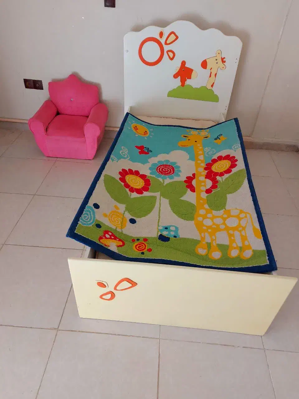 سرویس خواب کودک و نوجوان|تخت و سرویس خواب|اندیشه, اندیشه فاز ۳|دیوار